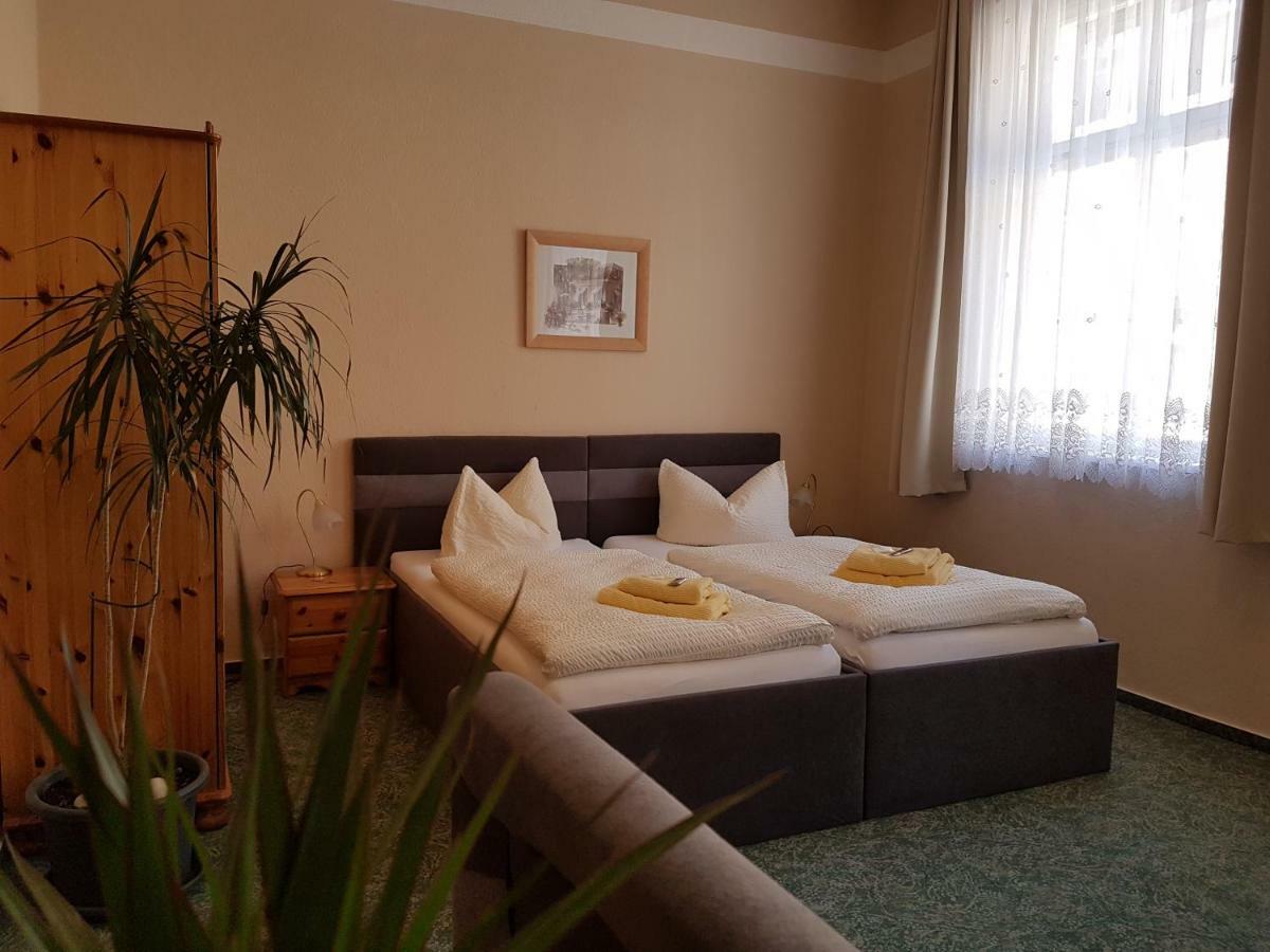Pension Zum Birnbaum Brandenburg  ภายนอก รูปภาพ