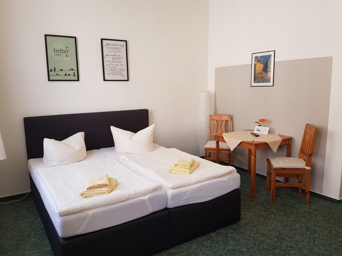 Pension Zum Birnbaum Brandenburg  ภายนอก รูปภาพ