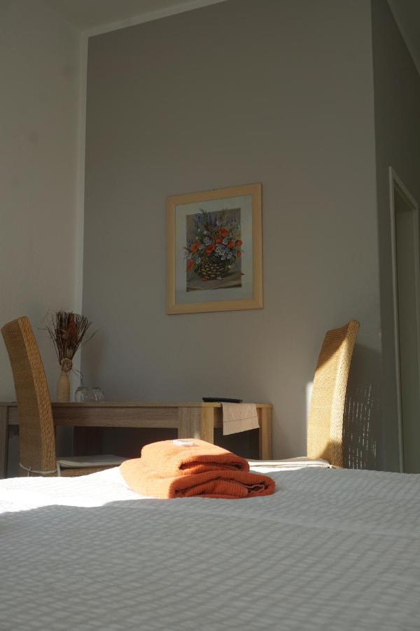 Pension Zum Birnbaum Brandenburg  ภายนอก รูปภาพ